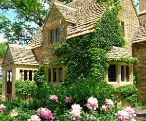 213495458_f0e01eb1bf_z-Cotswold-Cottage-2
