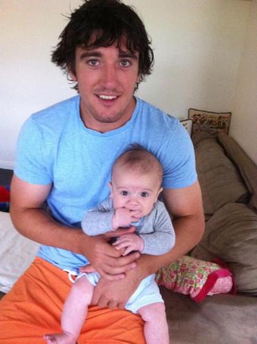 418278_333083713399422_531177412_n