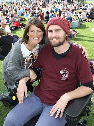 741786-concert-for-casey