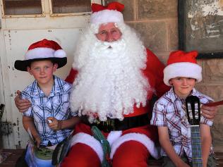 798132-santa-stops-at-rawlinna