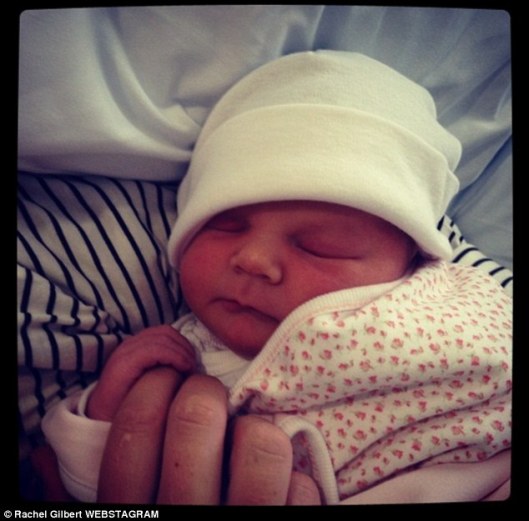 article-2536820-1A88443100000578-26_634x625